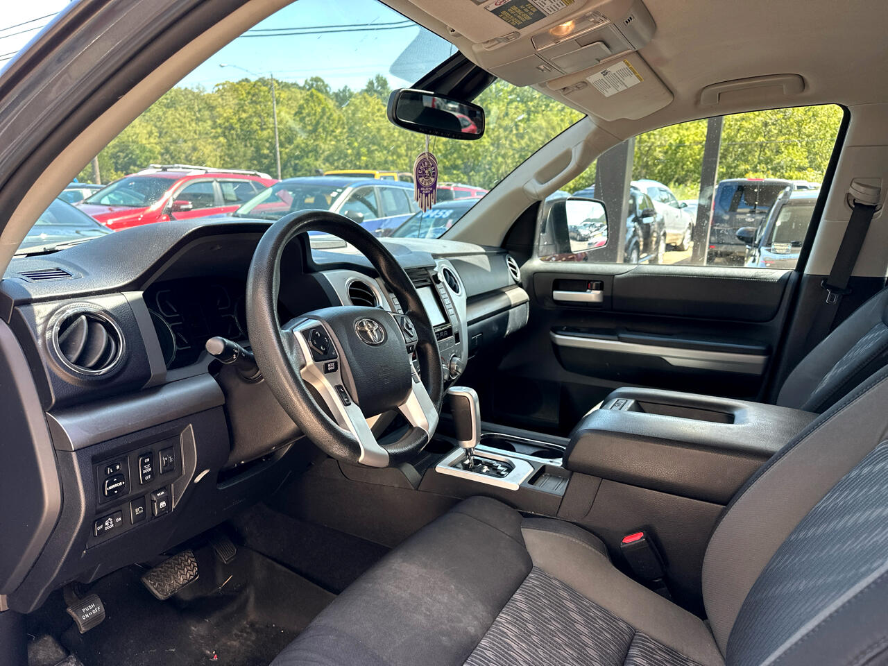 Toyota Tundra SR5 5.7L V8 CrewMax 4WD 2018 Toyota Tundra SR5 5.7L V8 CrewMax 4WD 2018