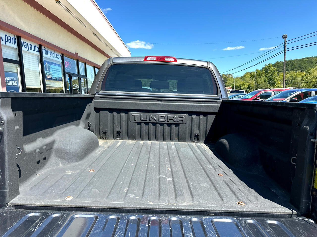 Toyota Tundra SR5 5.7L V8 CrewMax 4WD 2018 Toyota Tundra SR5 5.7L V8 CrewMax 4WD 2018