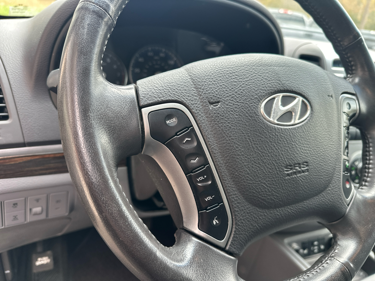 Hyundai Santa Fe SE 3.5 4WD 2011 Hyundai Santa Fe SE 3.5 4WD 2011