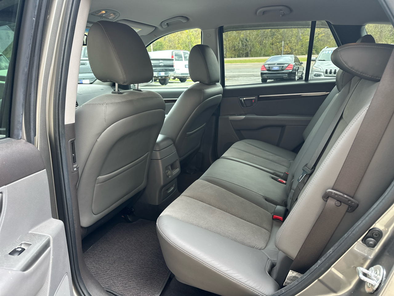 Hyundai Santa Fe SE 3.5 4WD 2011 Hyundai Santa Fe SE 3.5 4WD 2011