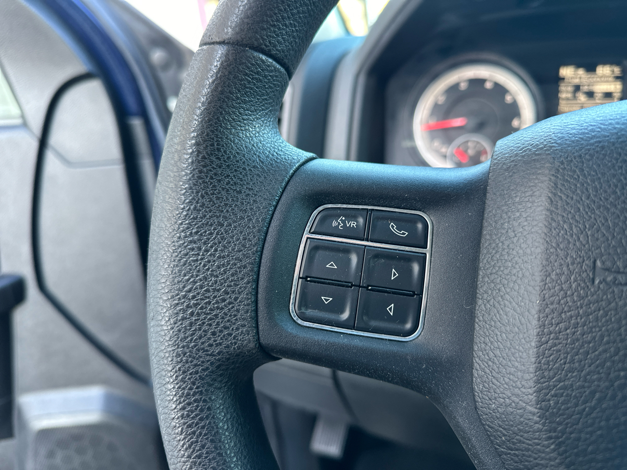 RAM 1500 Tradesman/Express Crew Cab SWB 2WD 2014 RAM 1500 Tradesman/Express Crew Cab SWB 2WD 2014