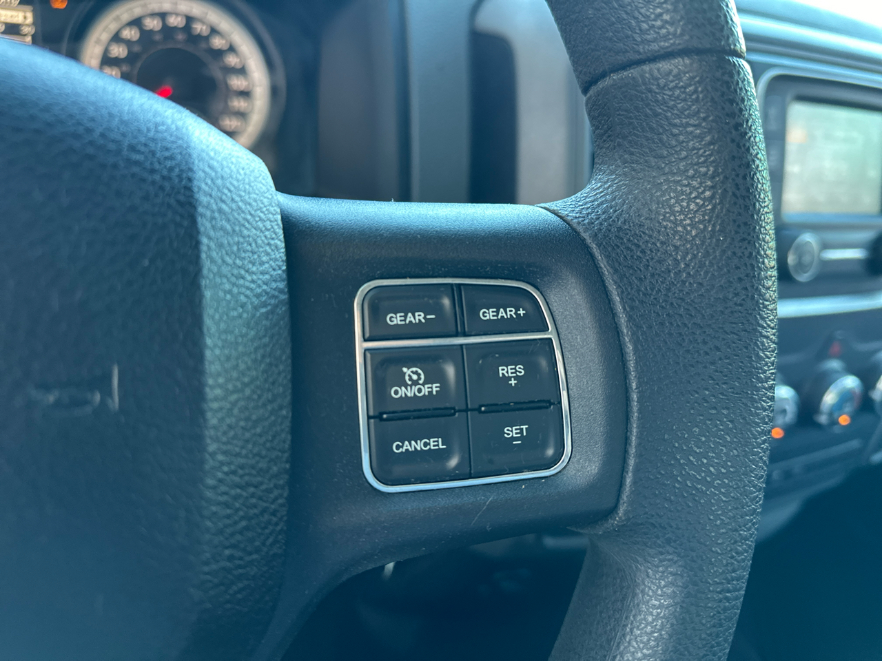 RAM 1500 Tradesman/Express Crew Cab SWB 2WD 2014 RAM 1500 Tradesman/Express Crew Cab SWB 2WD 2014