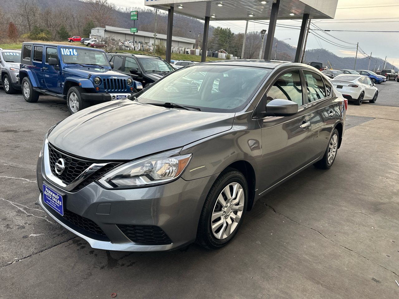 2017 Nissan Sentra SL photo 2