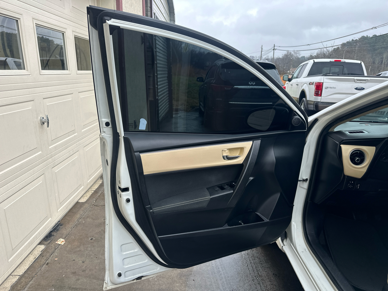 2017 Toyota Corolla XLE XSE Special Edition photo 4