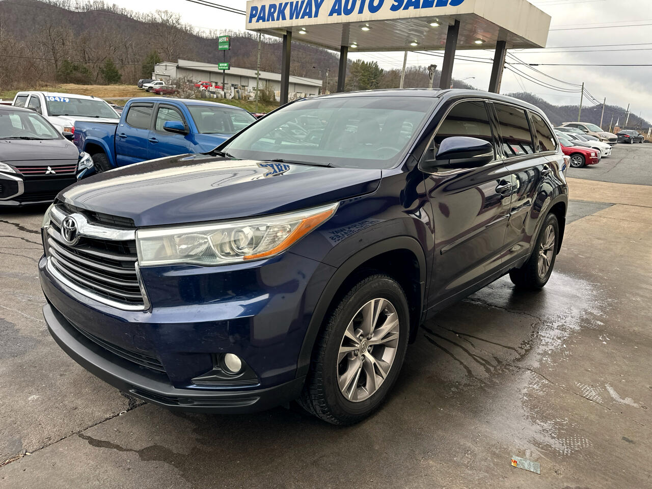 Toyota Highlander LE AWD V6 2015