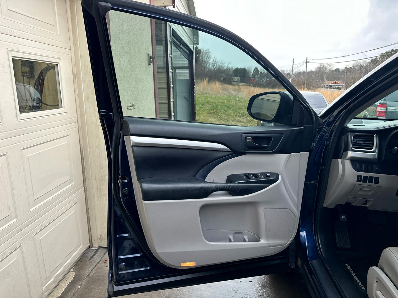 Toyota Highlander LE AWD V6 2015