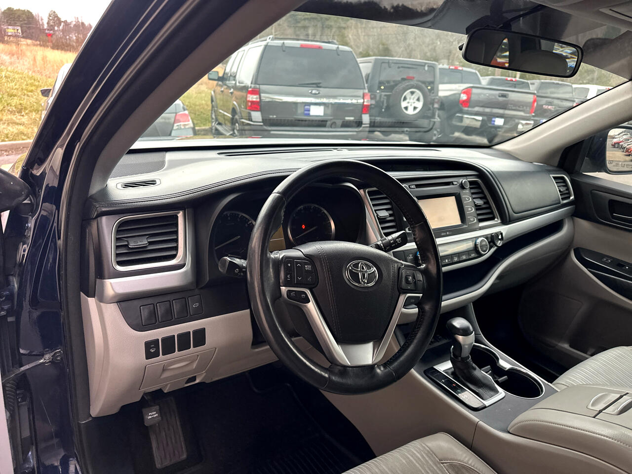 Toyota Highlander LE AWD V6 2015
