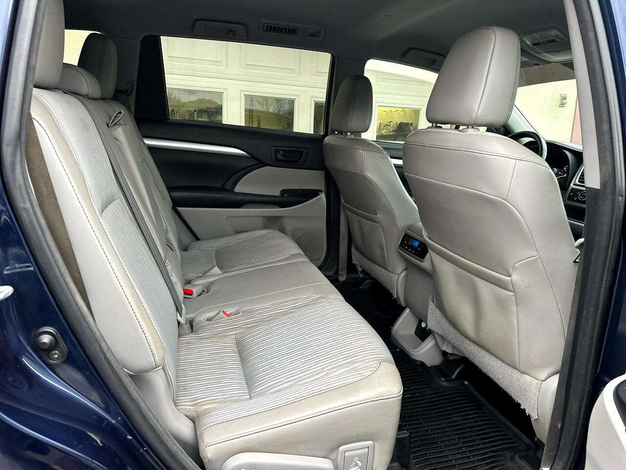 Toyota Highlander LE AWD V6 2015