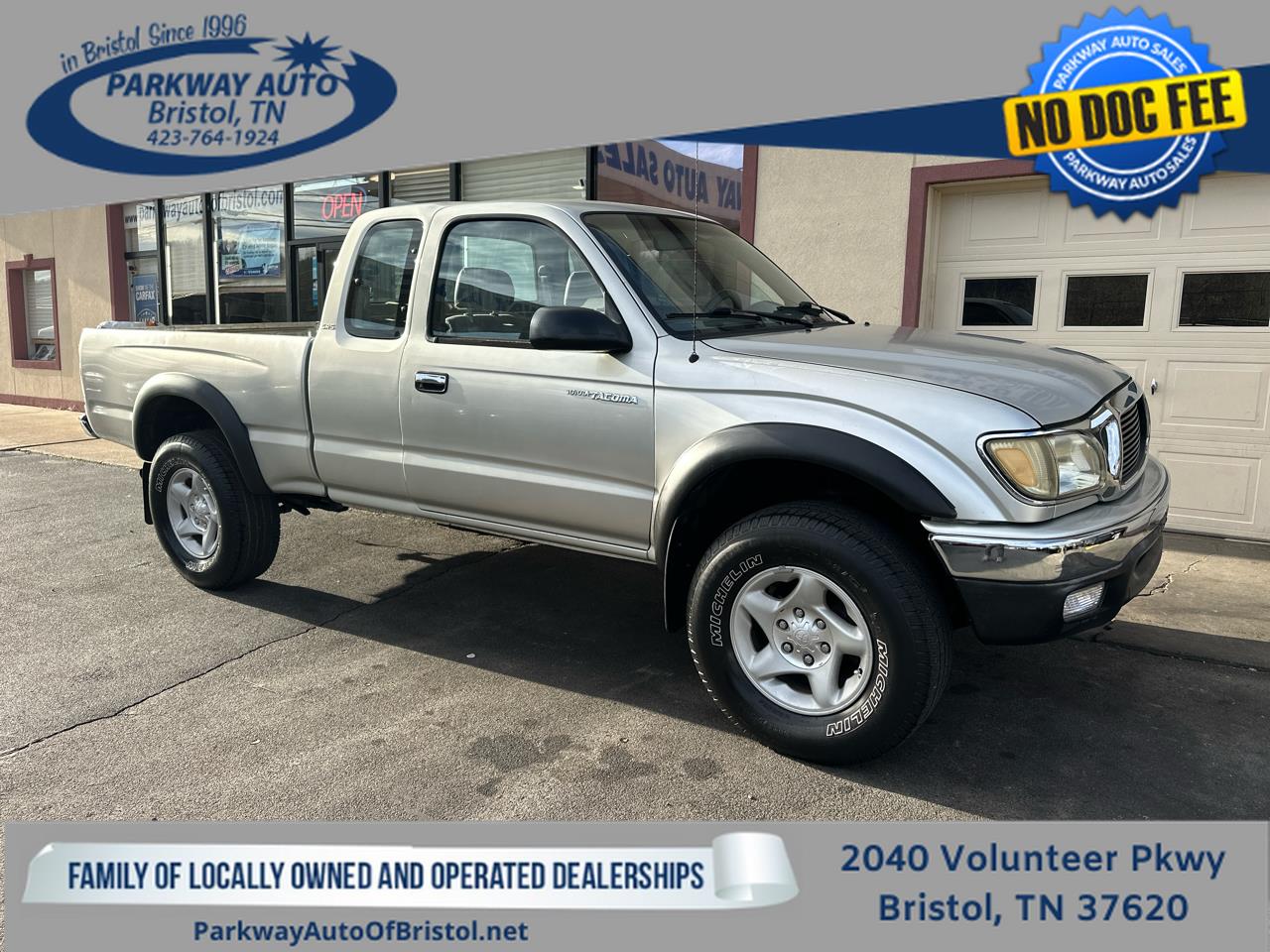 2001 Toyota Tacoma Base's photo