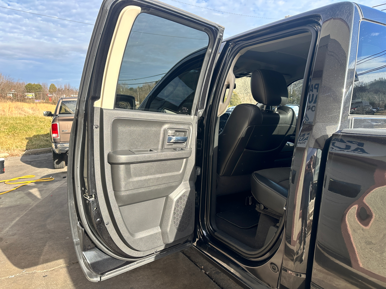 Dodge 1500 SLT Quad Cab 4WD 2011