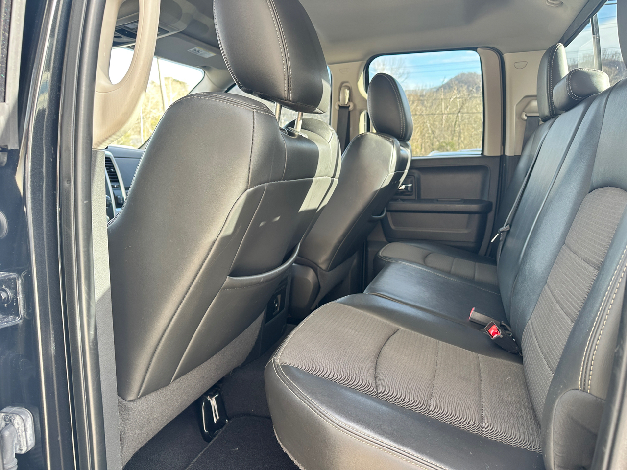 Dodge 1500 SLT Quad Cab 4WD 2011