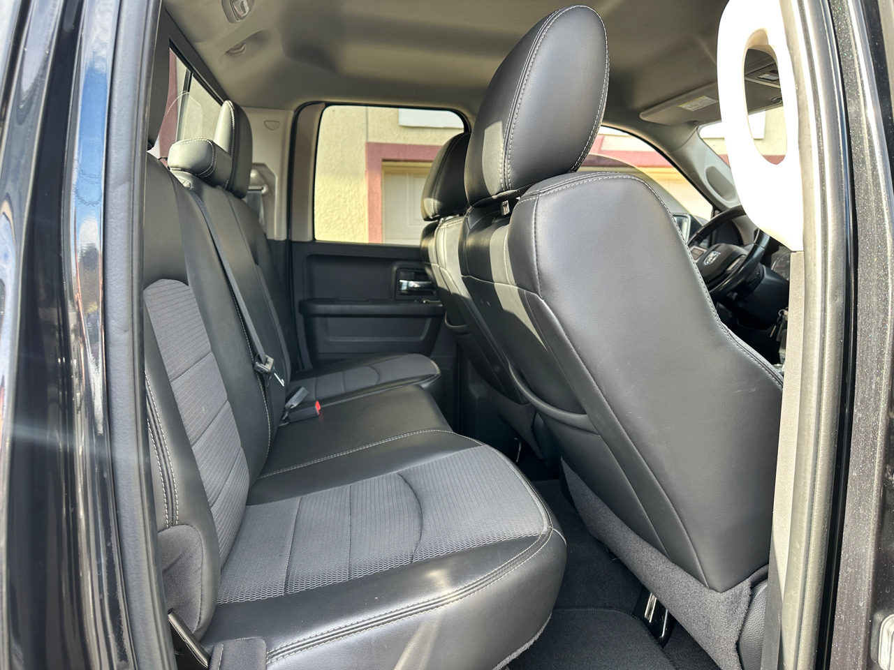 Dodge 1500 SLT Quad Cab 4WD 2011