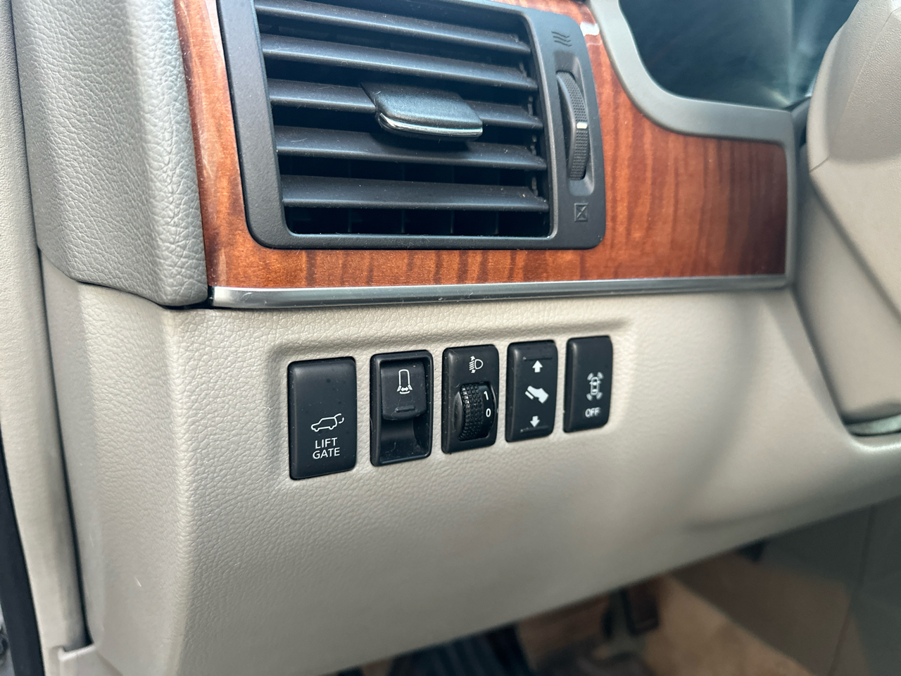 Infiniti QX56 AWD 2010