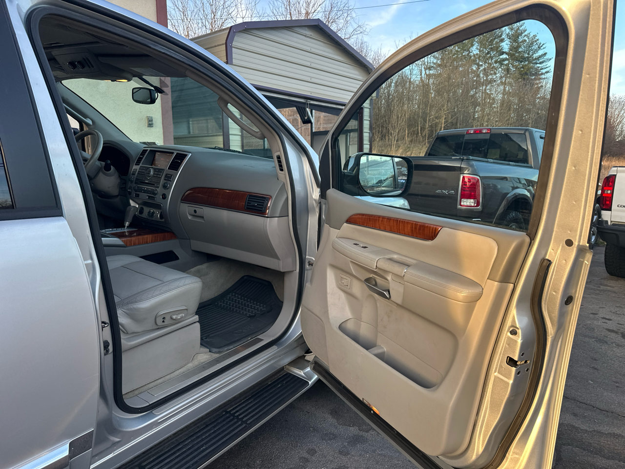 Infiniti QX56 AWD 2010