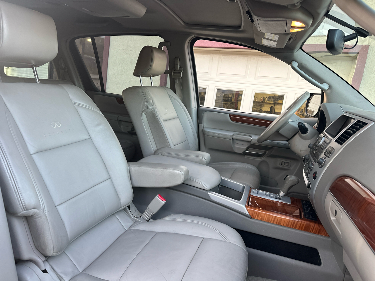 Infiniti QX56 AWD 2010