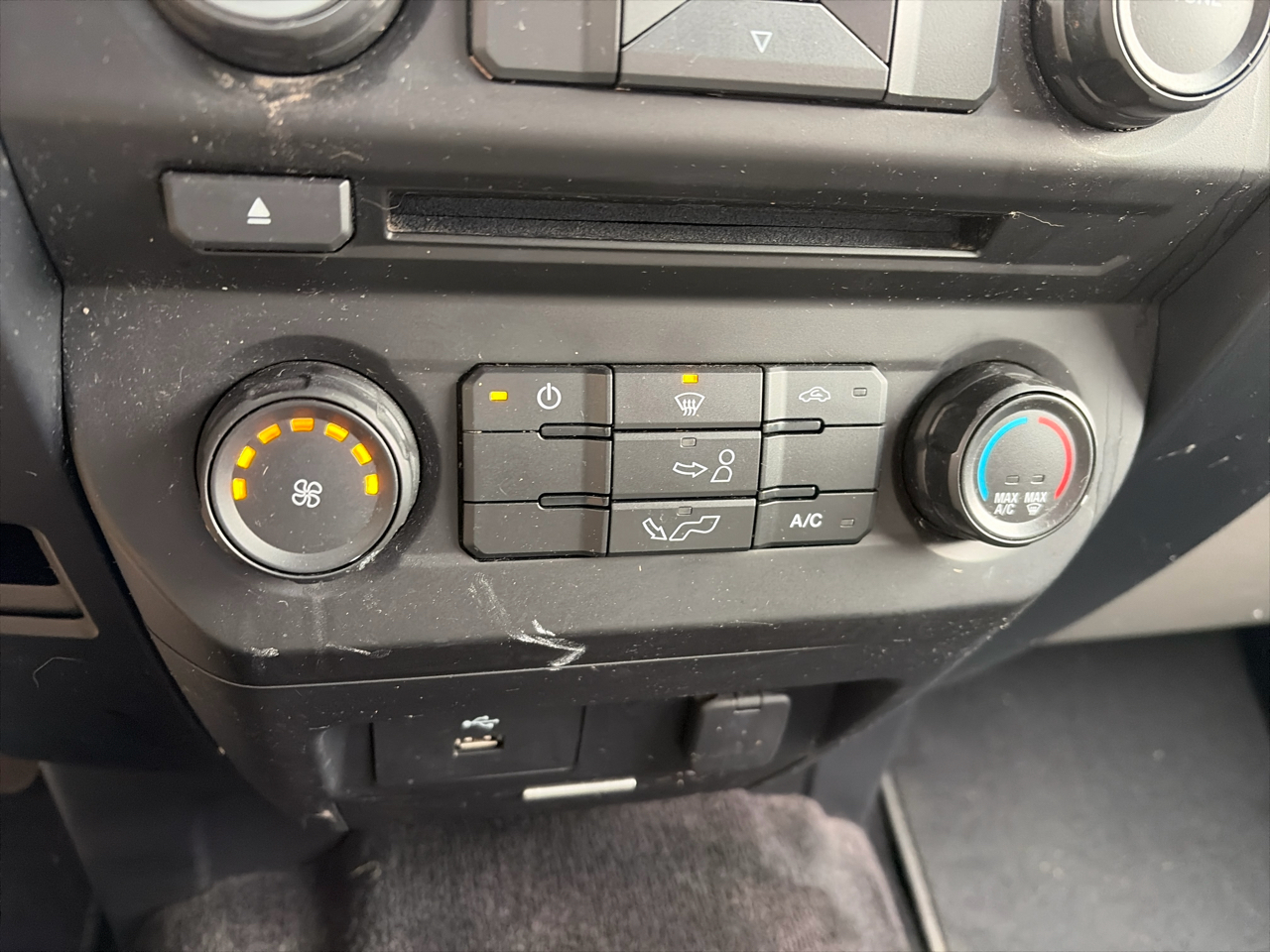 Ford F-150 4WD SuperCab 145" XL 2016