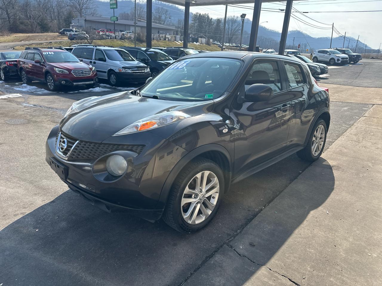 Nissan Juke S FWD 2011