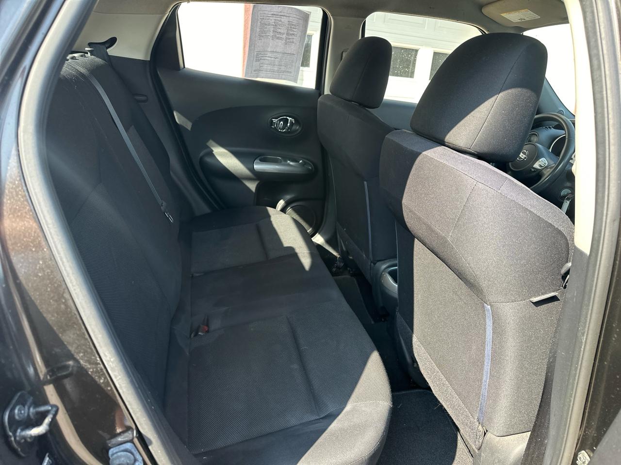 Nissan Juke S FWD 2011