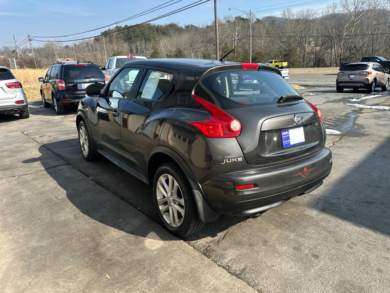 Nissan Juke S FWD 2011