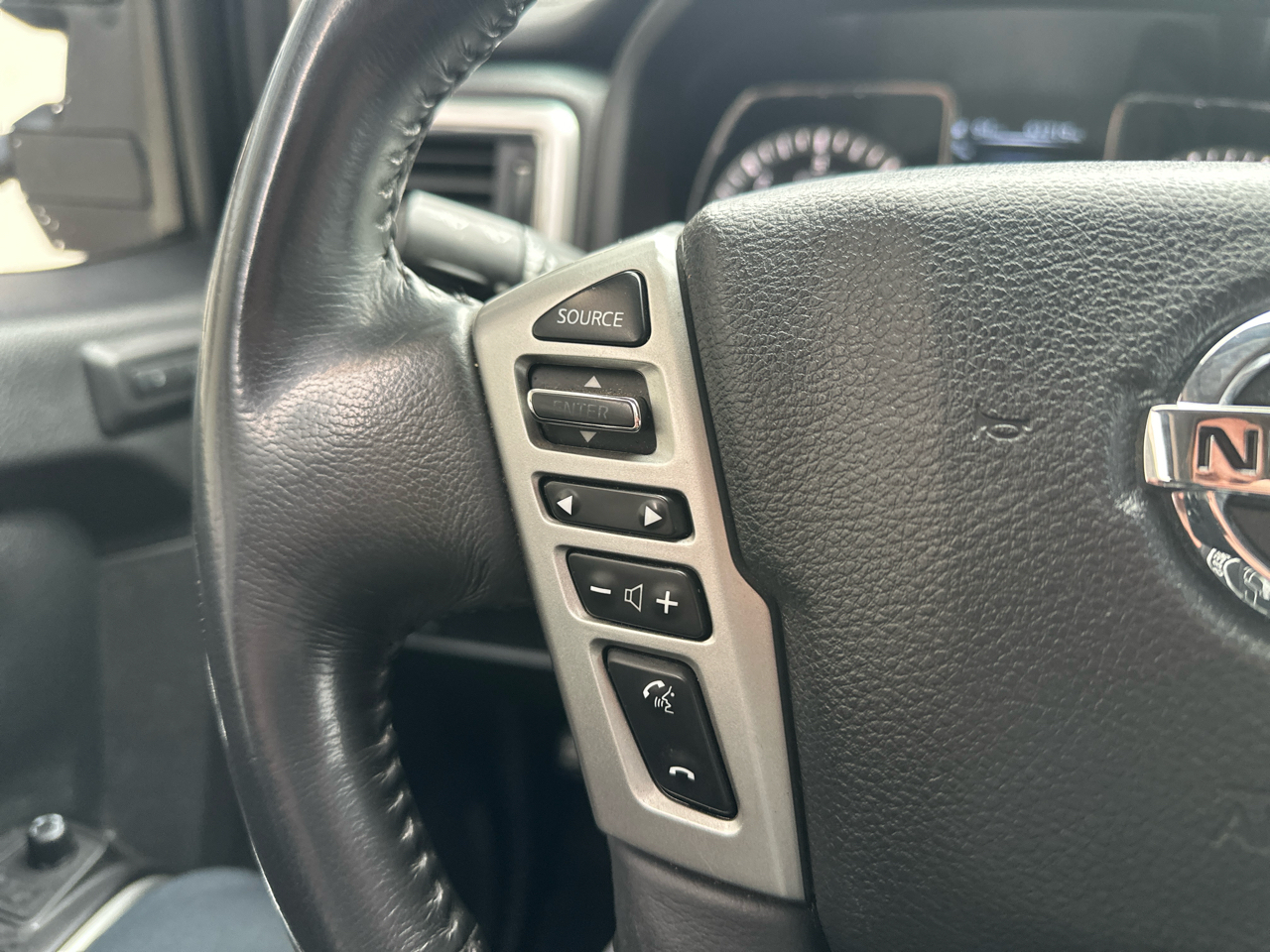 Nissan Titan XD SL 4WD Diesel 2017