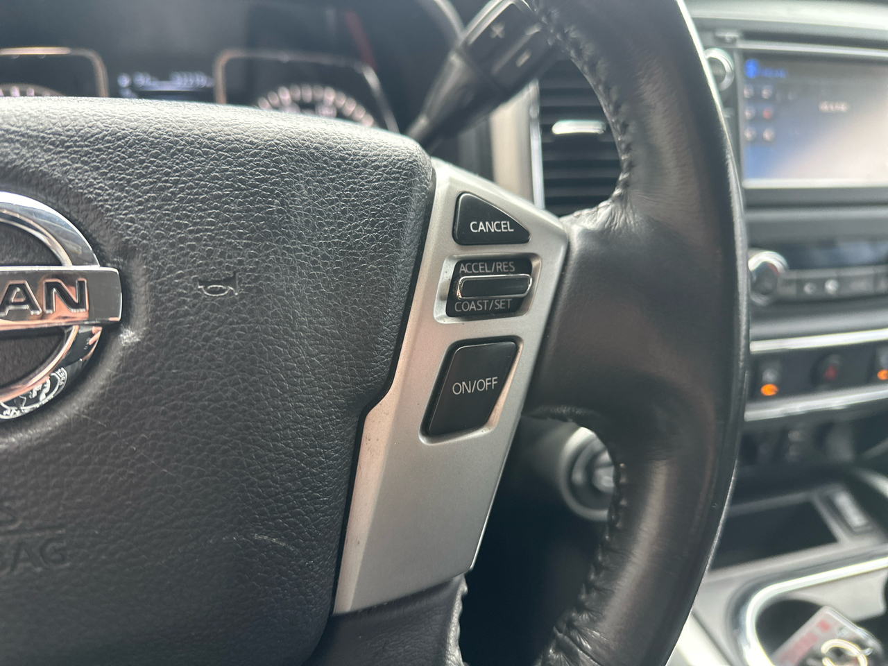 Nissan Titan XD SL 4WD Diesel 2017