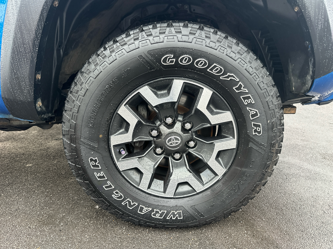 Toyota Tacoma SR5 Double Cab Long Bed V6 6AT 4WD 2016