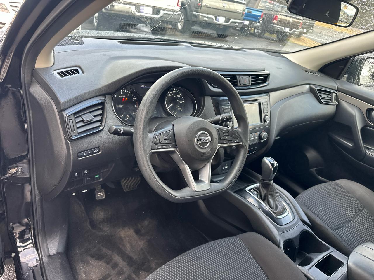 Nissan Rogue Sport S 2020