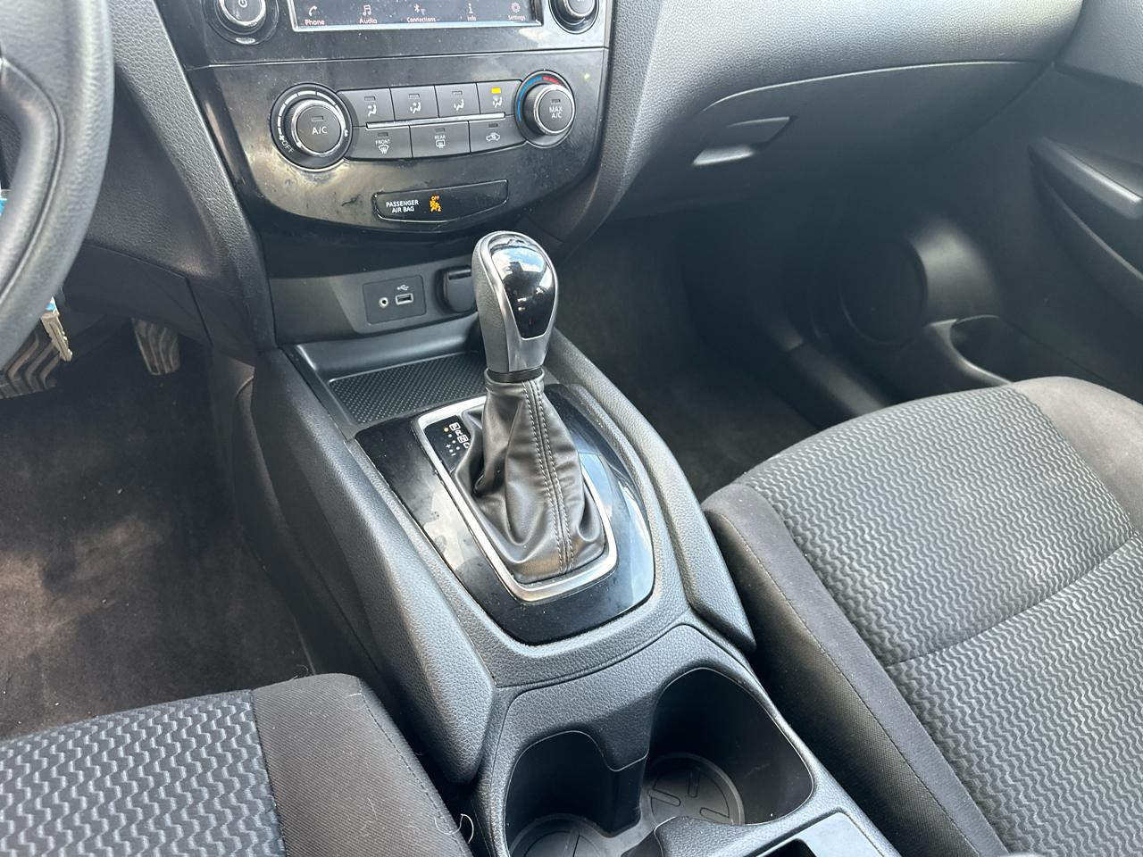 Nissan Rogue Sport S 2020