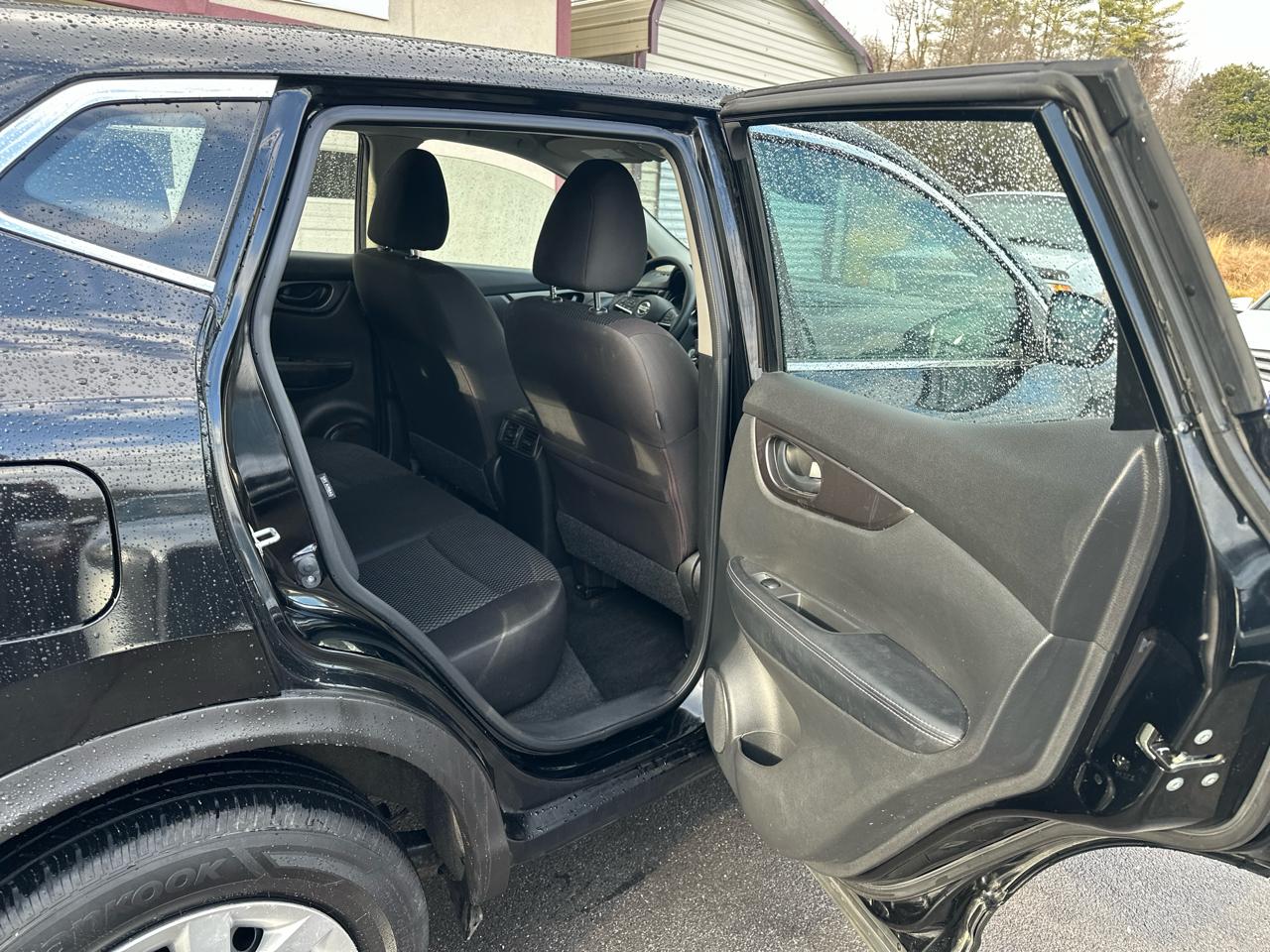 Nissan Rogue Sport S 2020