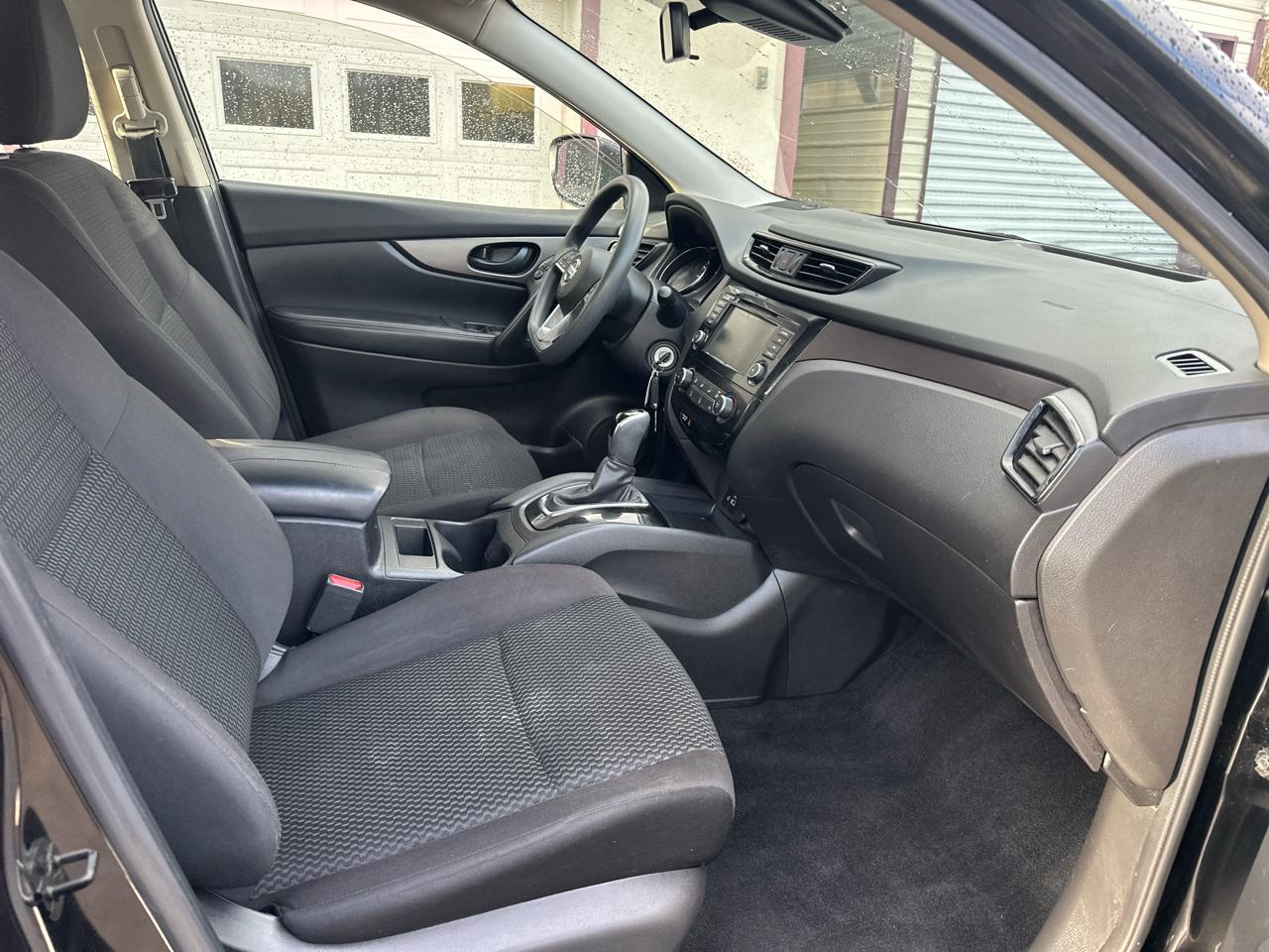 Nissan Rogue Sport S 2020