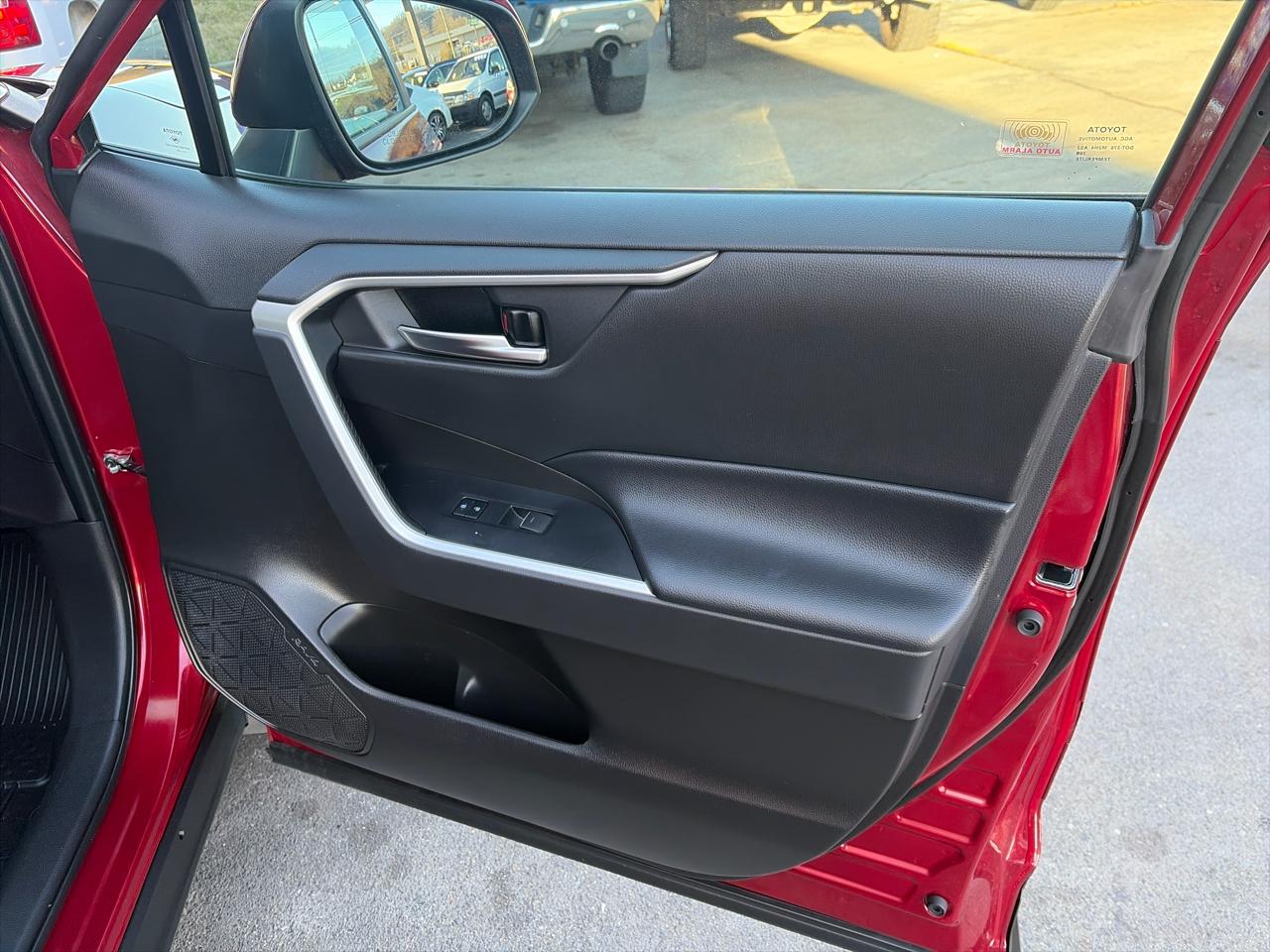 Toyota RAV4 XLE AWD 2022