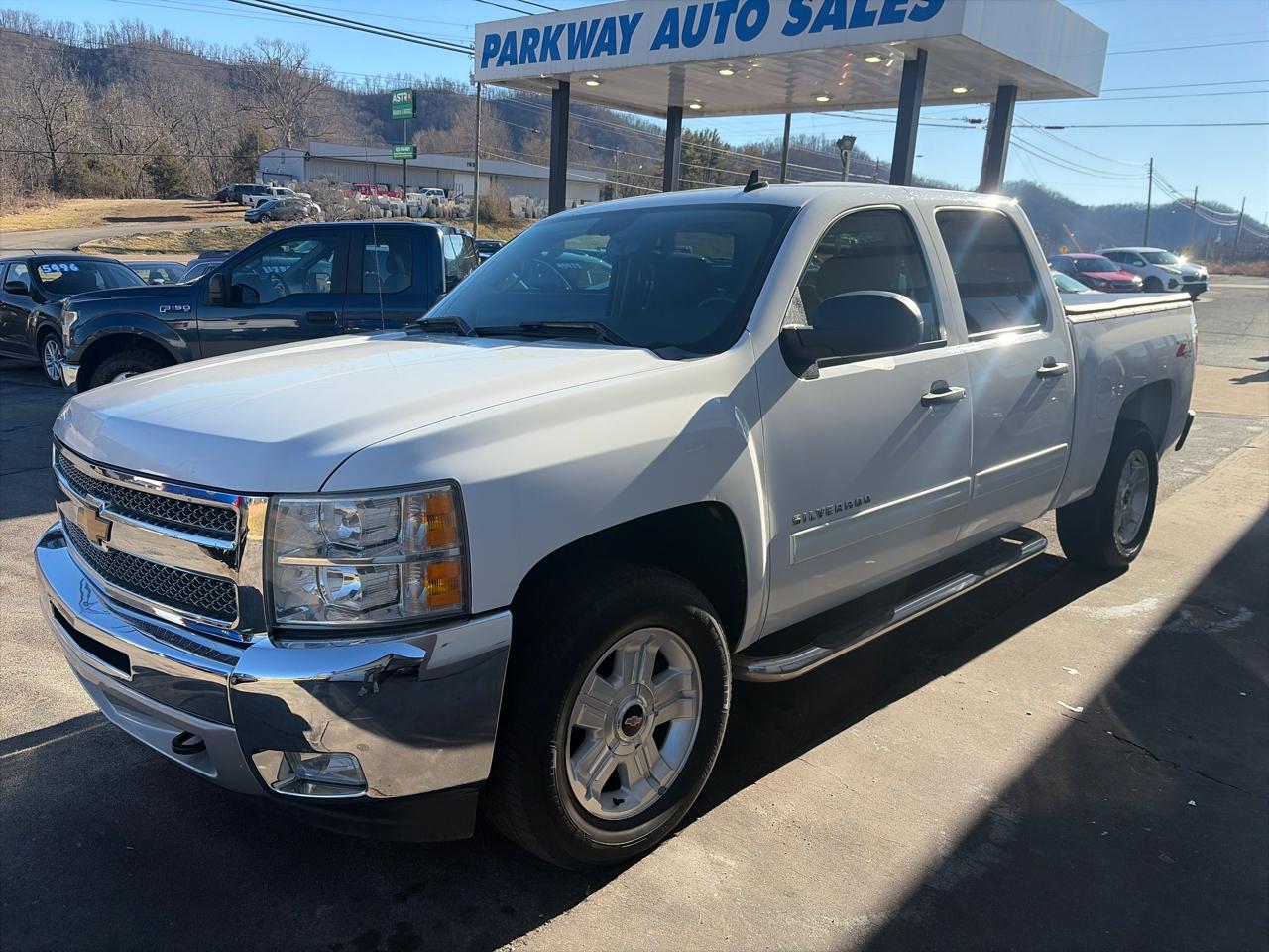 Chevrolet Silverado 1500 LT Crew Cab 4WD 2013