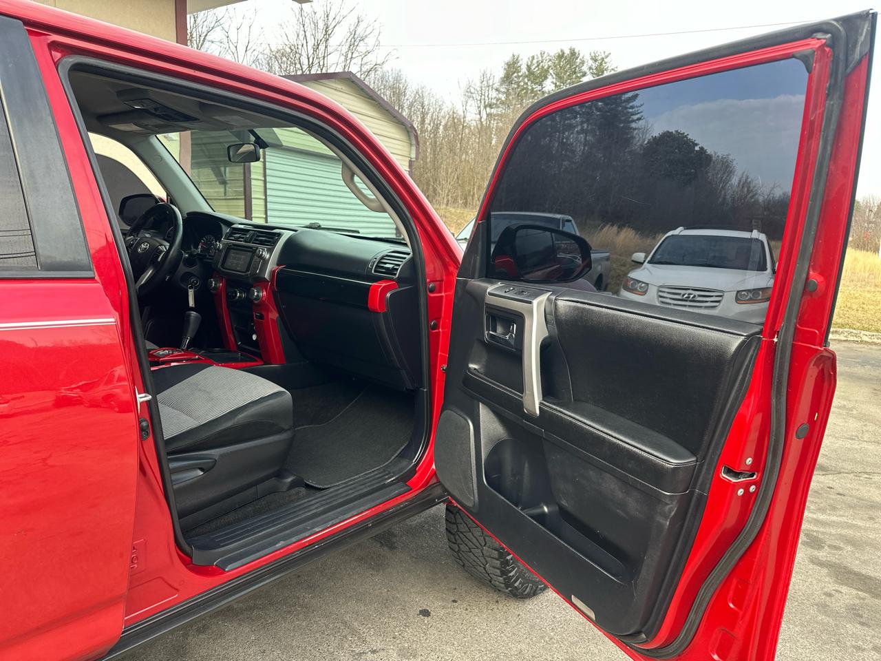 Toyota 4Runner SR5 2WD 2014