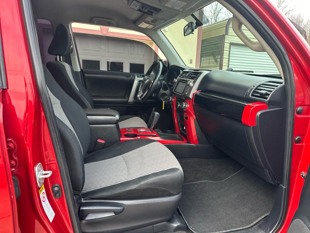 Toyota 4Runner SR5 2WD 2014