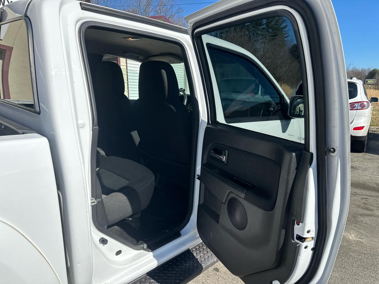 Chevrolet Colorado 2LT Crew Cab 2WD 2011