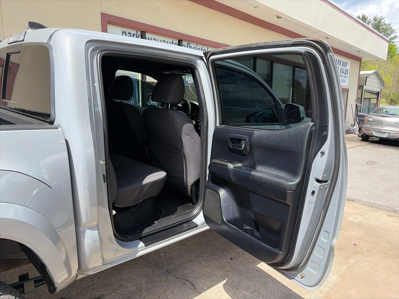 Toyota Tacoma SR5 Double Cab Long Bed V6 6AT 4WD 2018