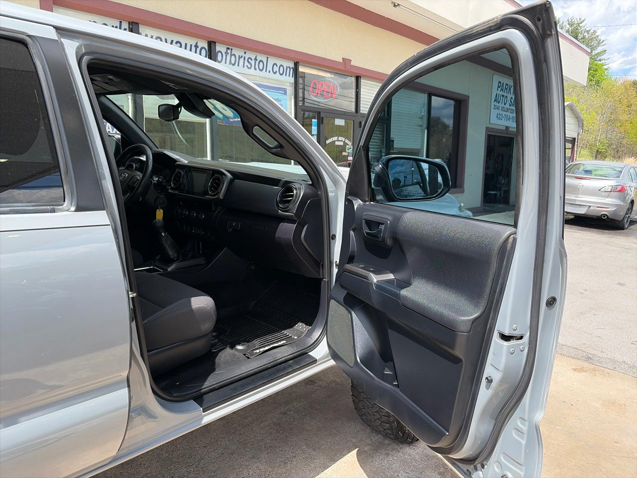 Toyota Tacoma SR5 Double Cab Long Bed V6 6AT 4WD 2018