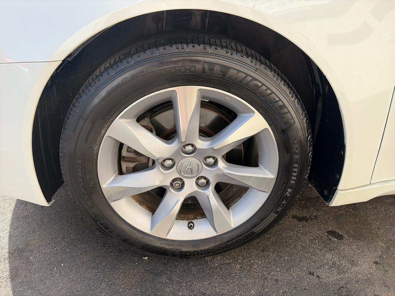 Acura TL 6-Speed AT with Tech Package and 18-In. WP 2012