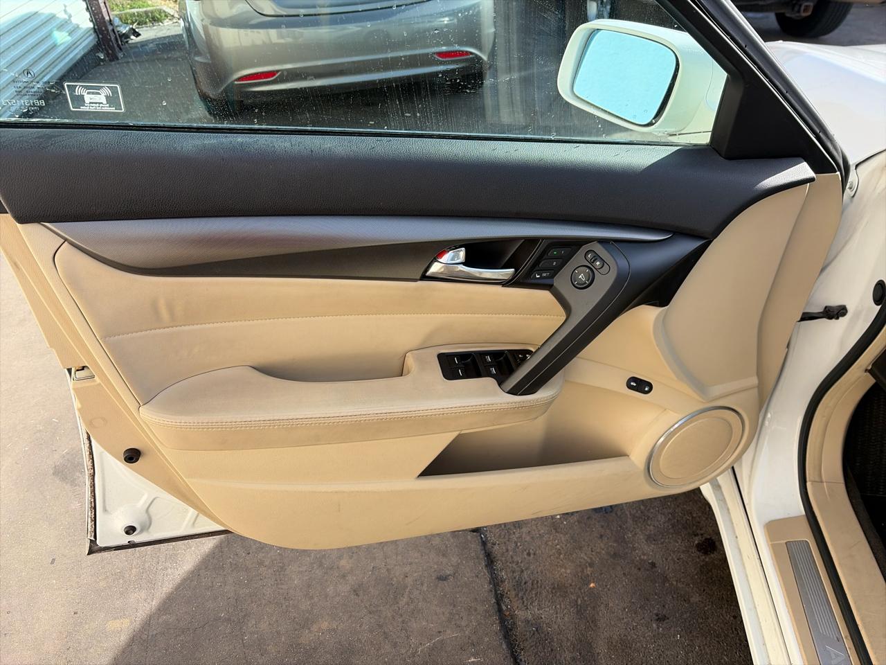 Acura TL 6-Speed AT with Tech Package and 18-In. WP 2012