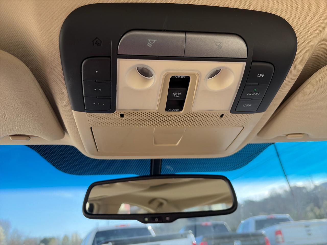 Acura TL 6-Speed AT with Tech Package and 18-In. WP 2012