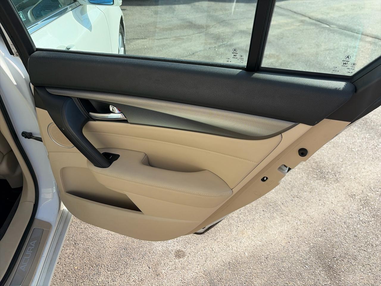 Acura TL 6-Speed AT with Tech Package and 18-In. WP 2012