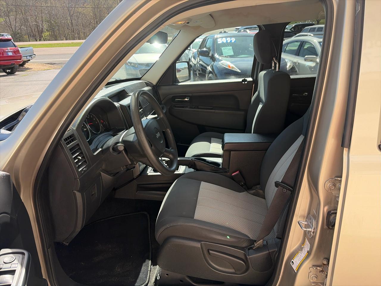 Jeep Liberty Sport 4WD 2010