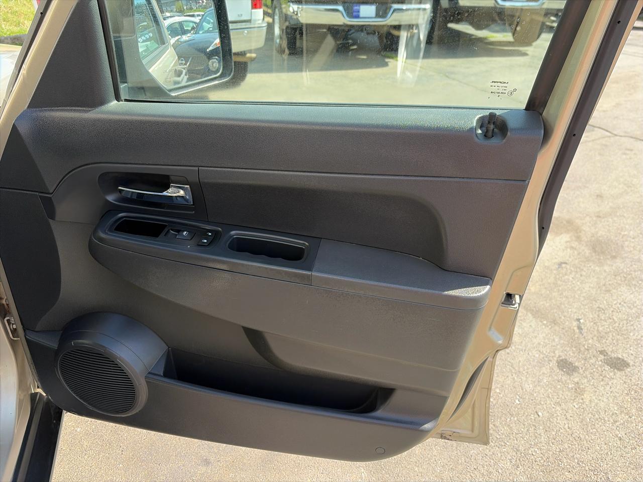 Jeep Liberty Sport 4WD 2010