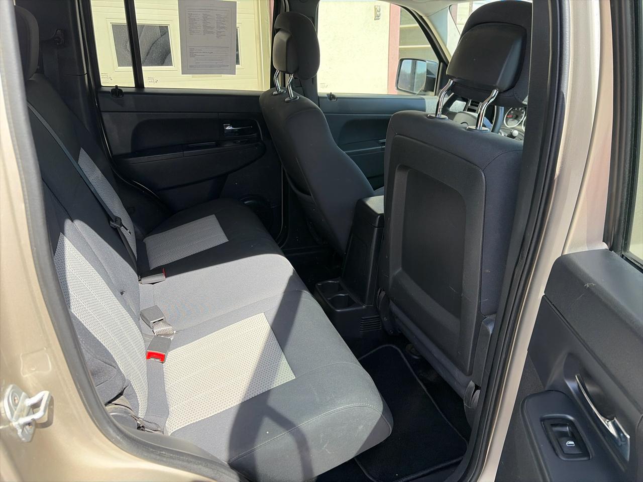 Jeep Liberty Sport 4WD 2010