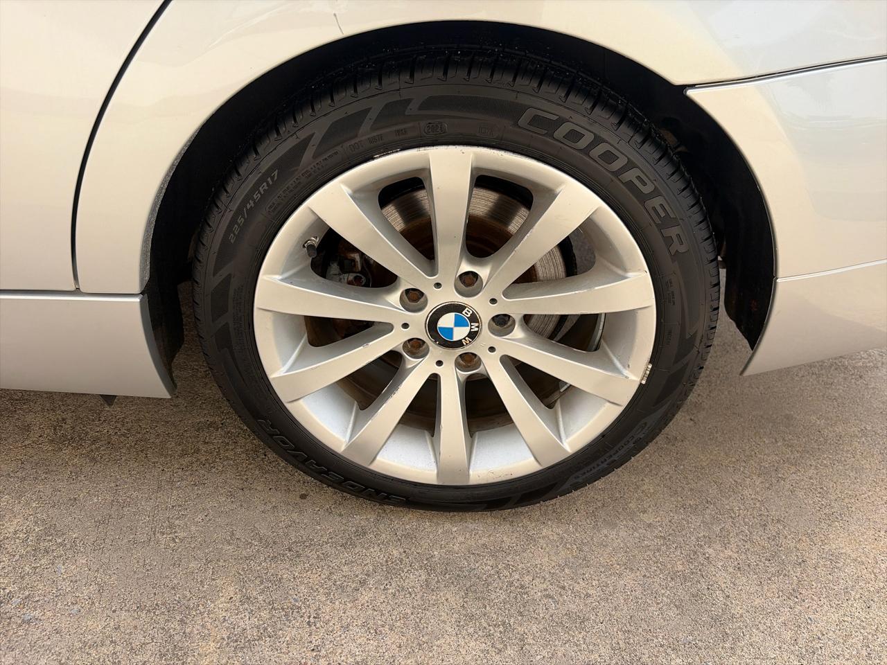 BMW 3-Series 328i 2011