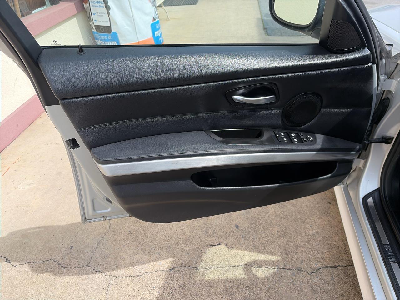 BMW 3-Series 328i 2011