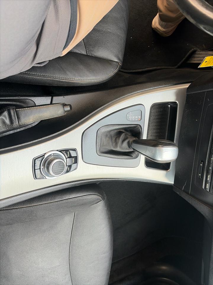 BMW 3-Series 328i 2011