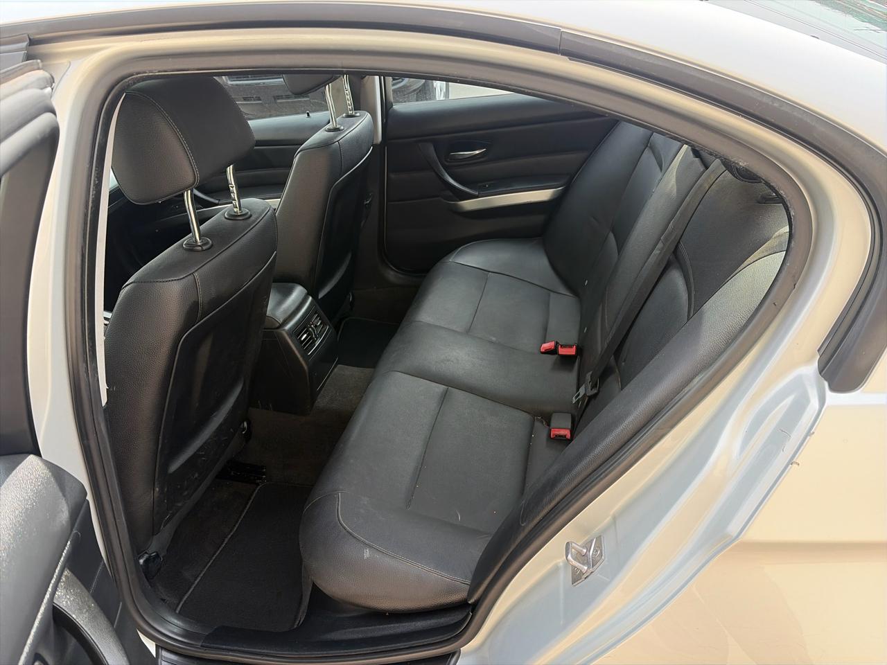 BMW 3-Series 328i 2011