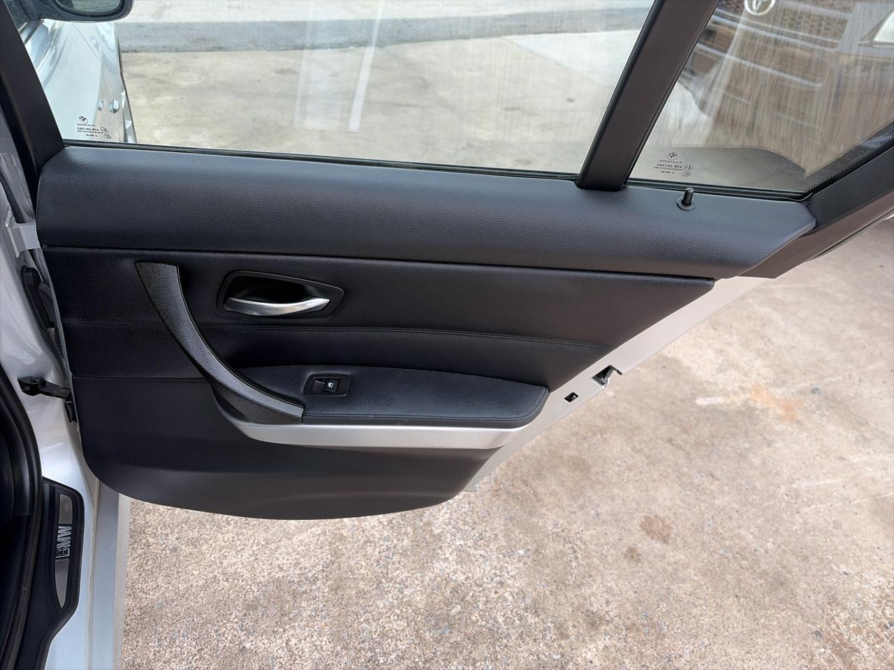 BMW 3-Series 328i 2011