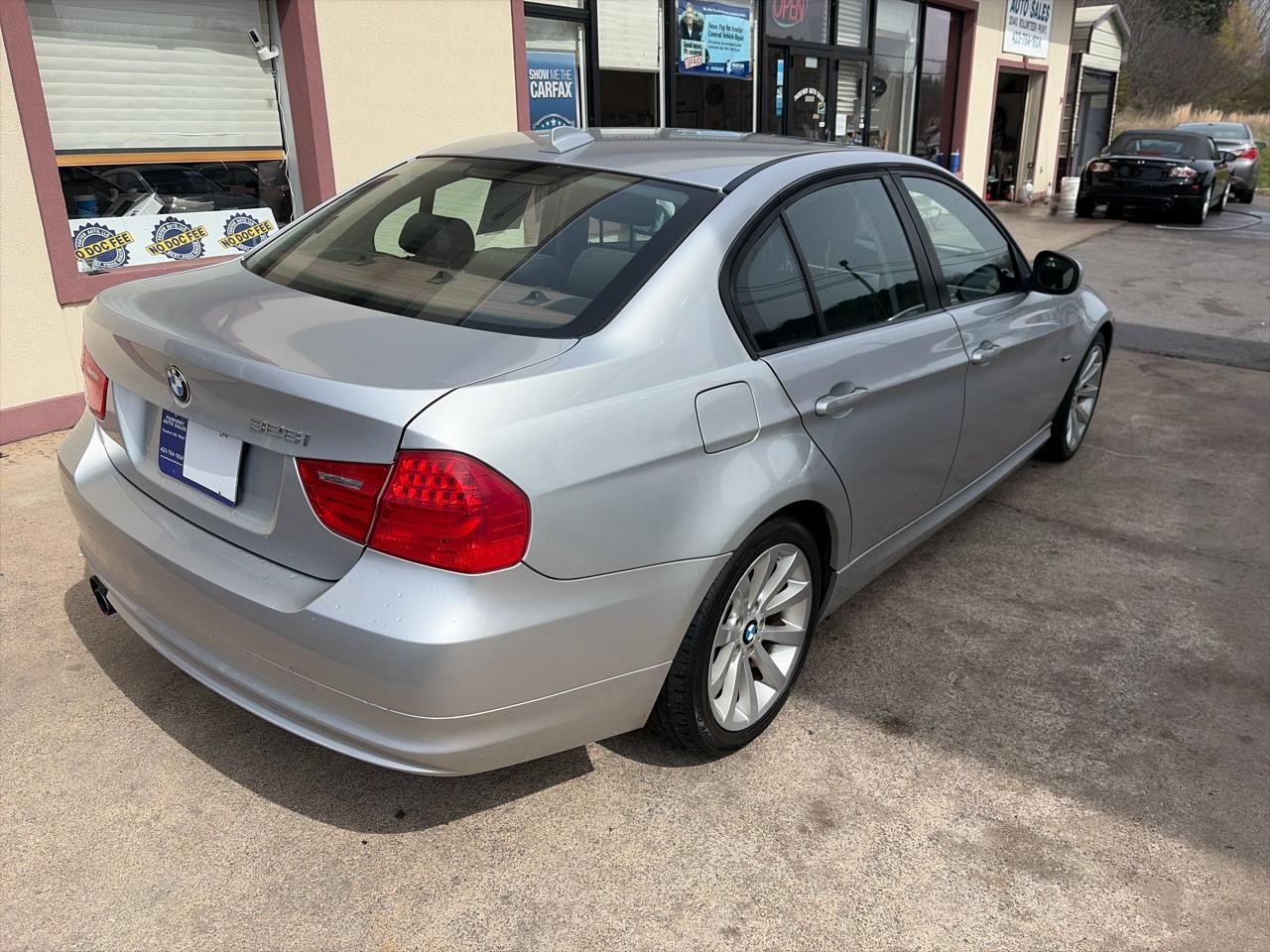 BMW 3-Series 328i 2011